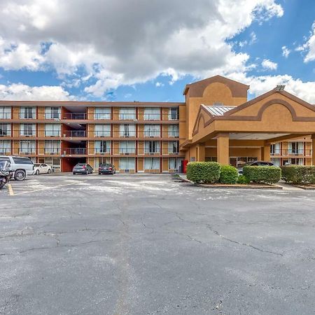 Budgetel Inn & Suites Forest Park Exteriör bild