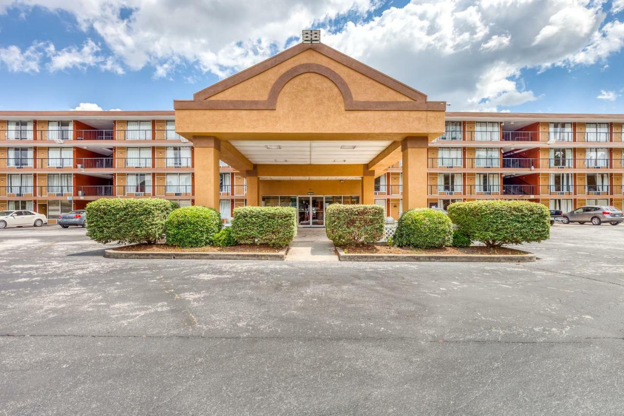 Budgetel Inn & Suites Forest Park Exteriör bild